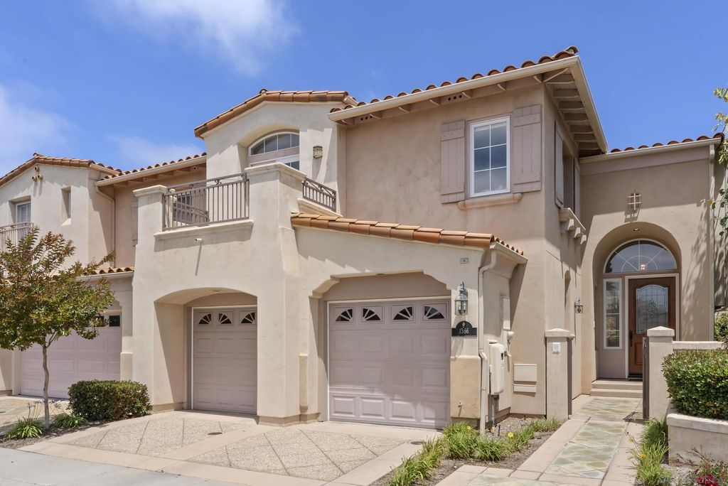 Photo of 1366 Caminito Arriata, La Jolla, CA 92037 (MLS # 260011173)