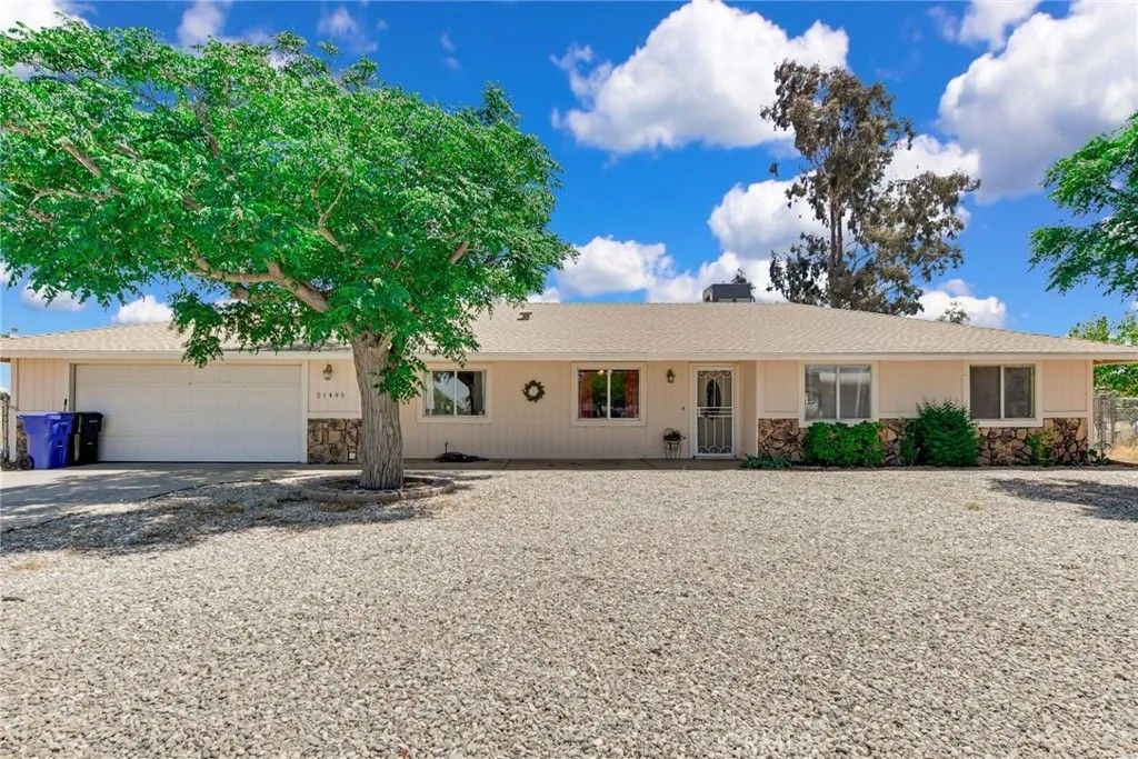 Photo of 21495 Minodoka RD, Apple Valley, CA 92308 (MLS # IG26096071)