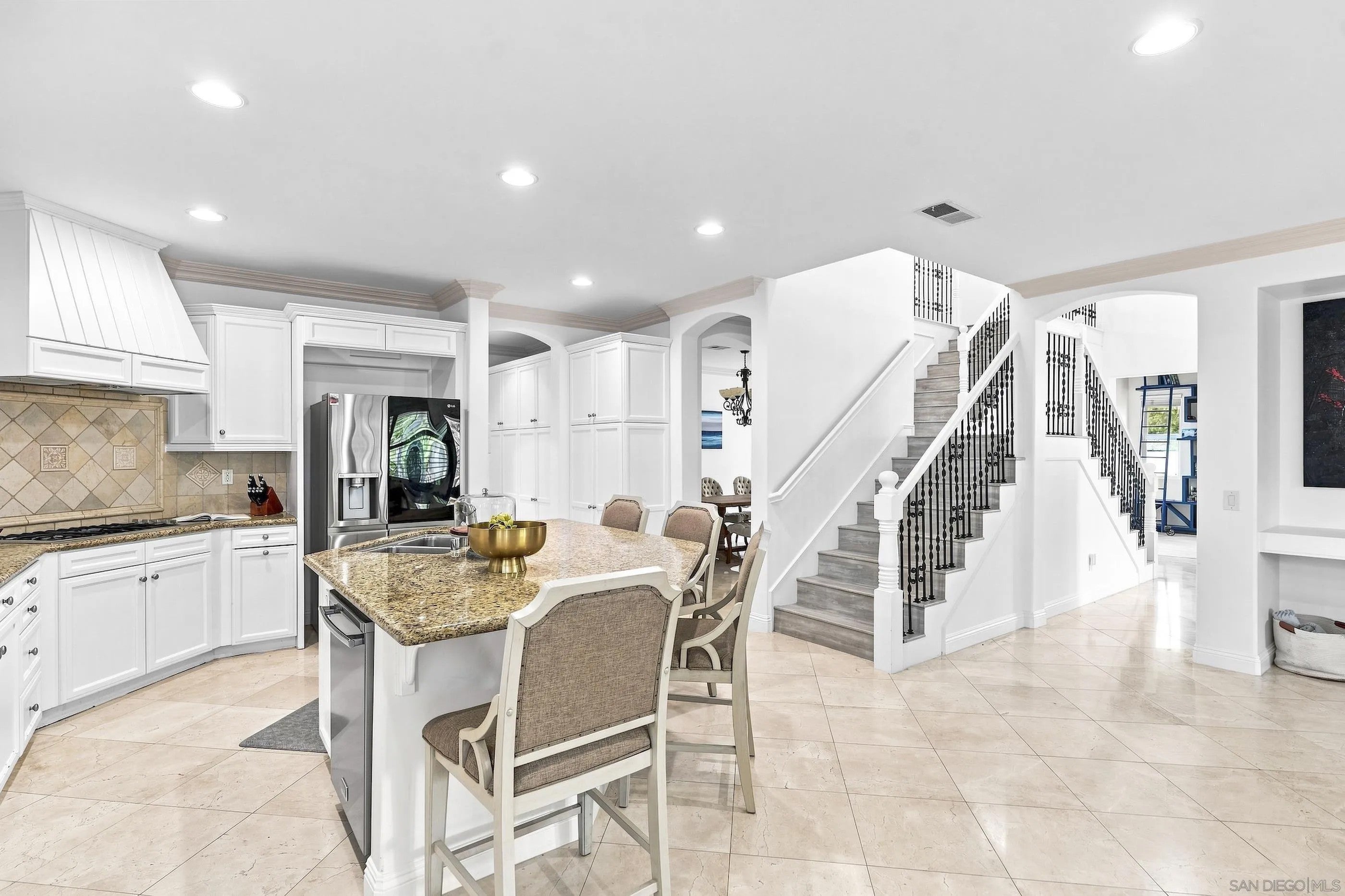 851 Shadow Ridge Pl