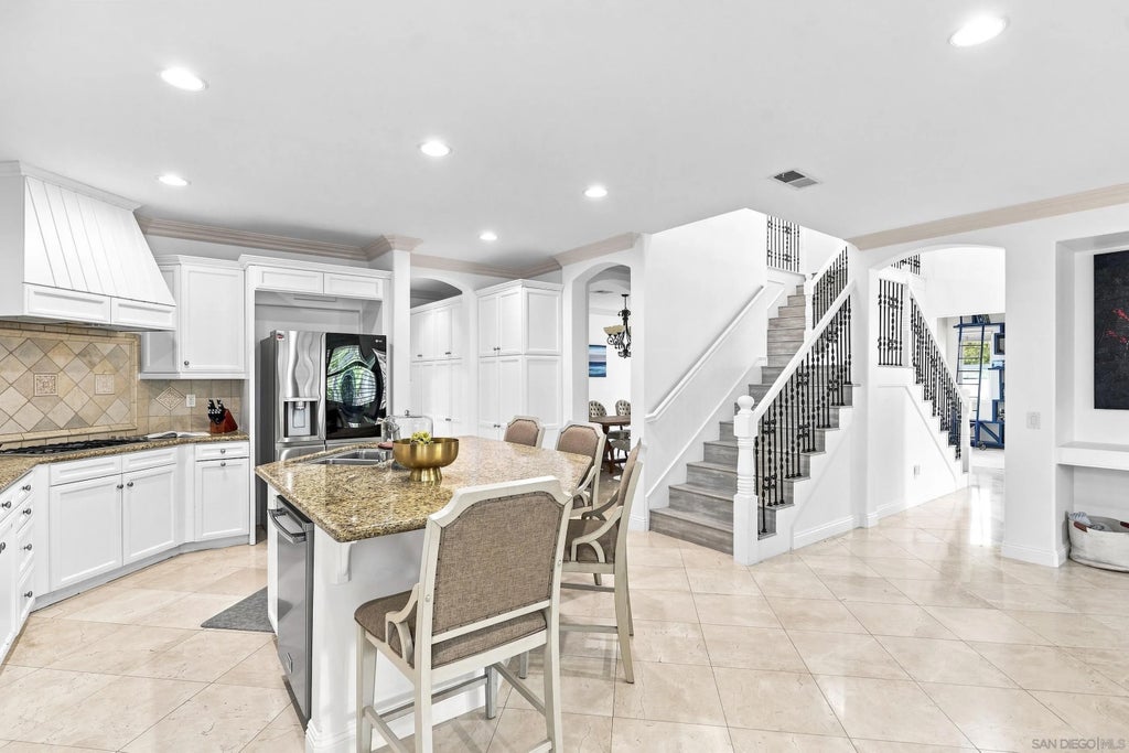 Photo of 851 Shadow Ridge Pl, Chula Vista, CA 91914 (MLS # 260021004)