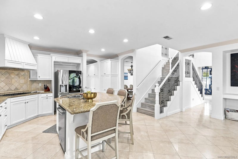 851 Shadow Ridge Pl