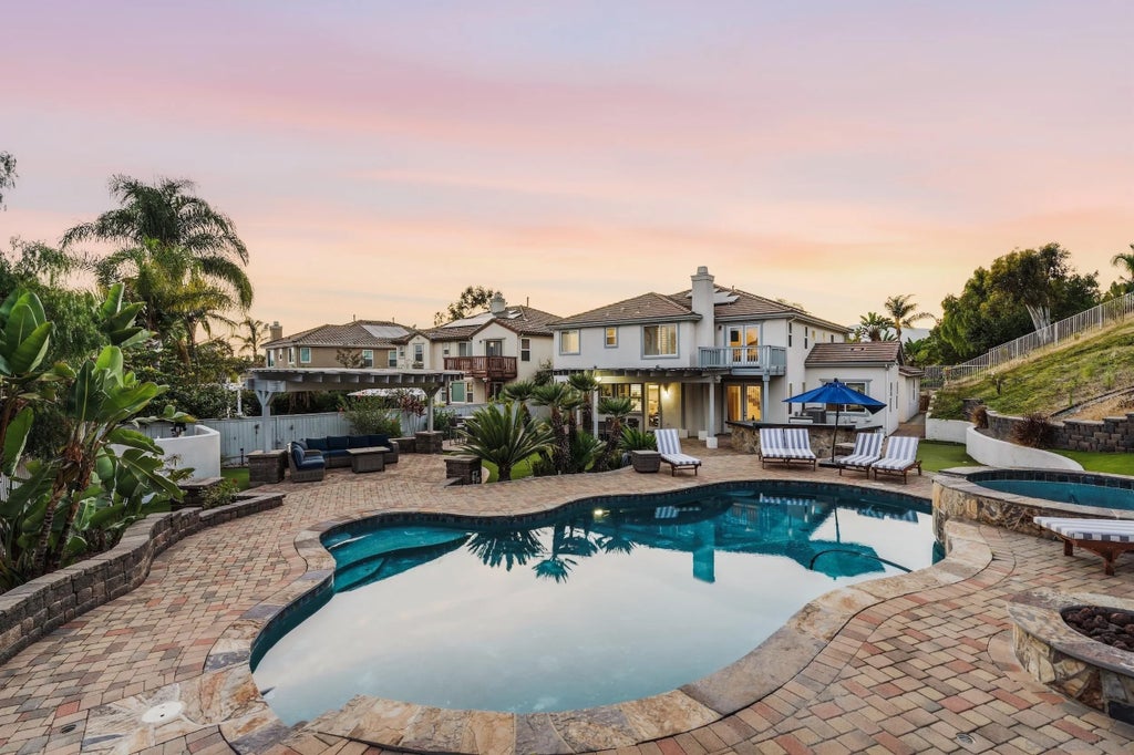 Photo of 851 Shadow Ridge Pl, Chula Vista, CA 91914 (MLS # 260021004)