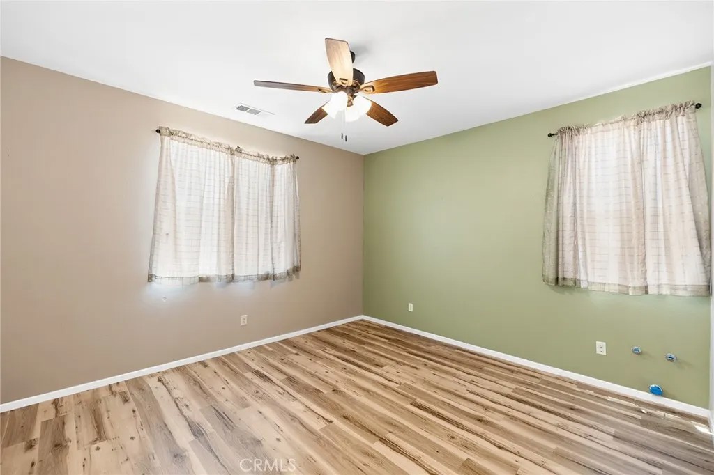 25392 Lone Acres