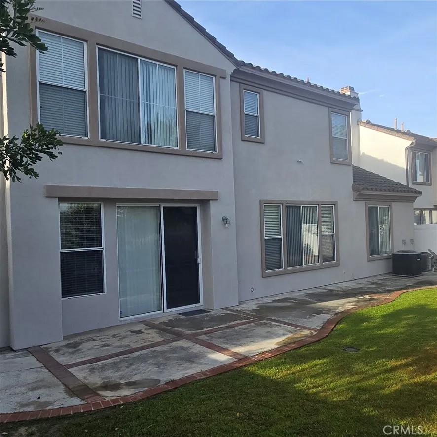 2518 Carlton