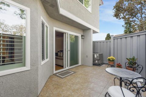 Tiny photo for 220 Lemon Grove, Irvine, CA 92618 (MLS # 250043126)
