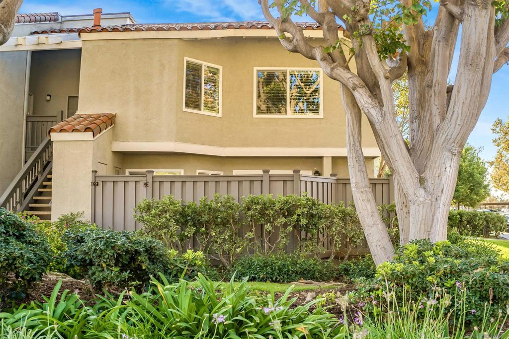 Photo of 220 Lemon Grove, Irvine, CA 92618 (MLS # 250043126)
