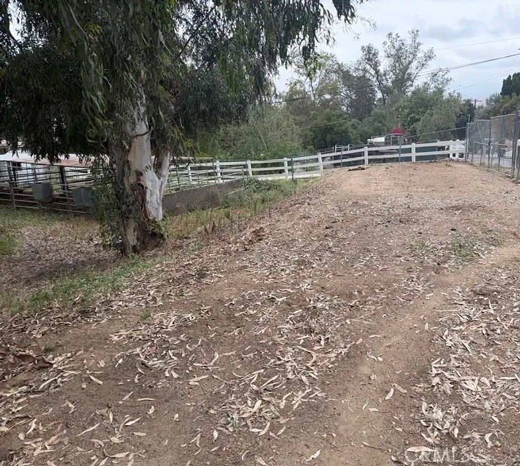 Photo of 10136 Mcbroom St, Sunland, CA 91040 (MLS # SR26070743)