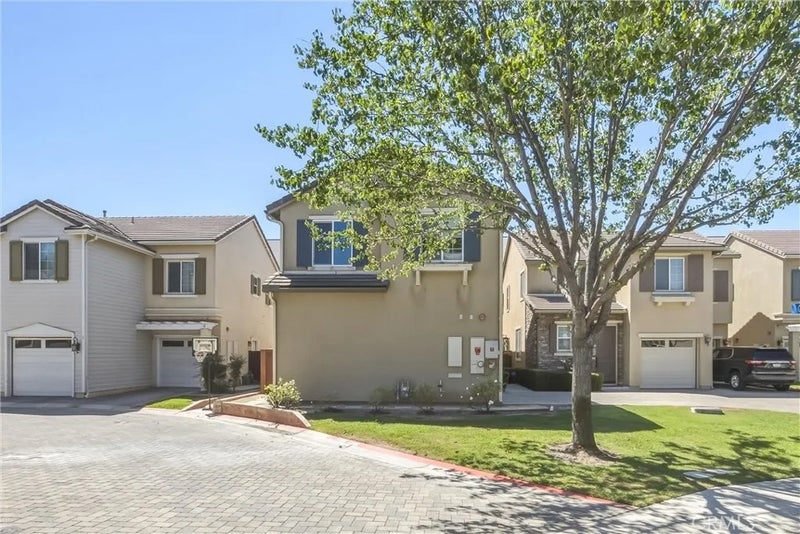 1544 Glen Cove