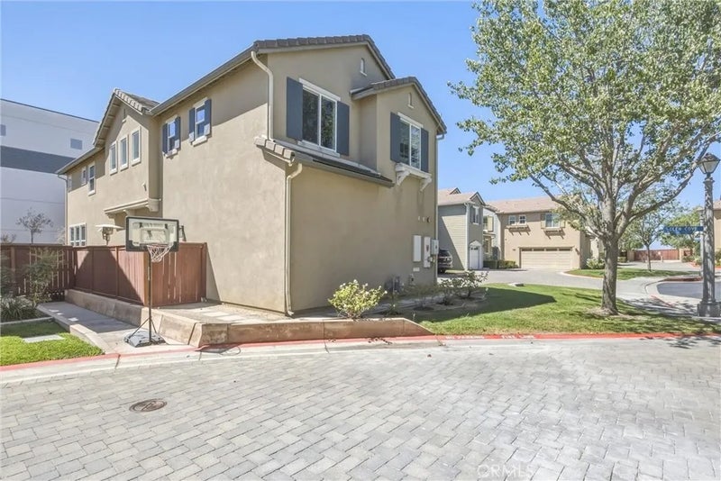 1544 Glen Cove