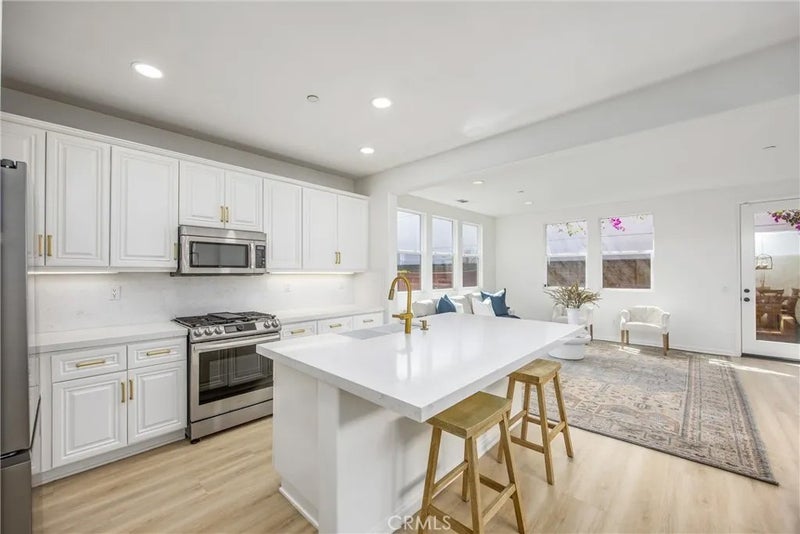 1544 Glen Cove
