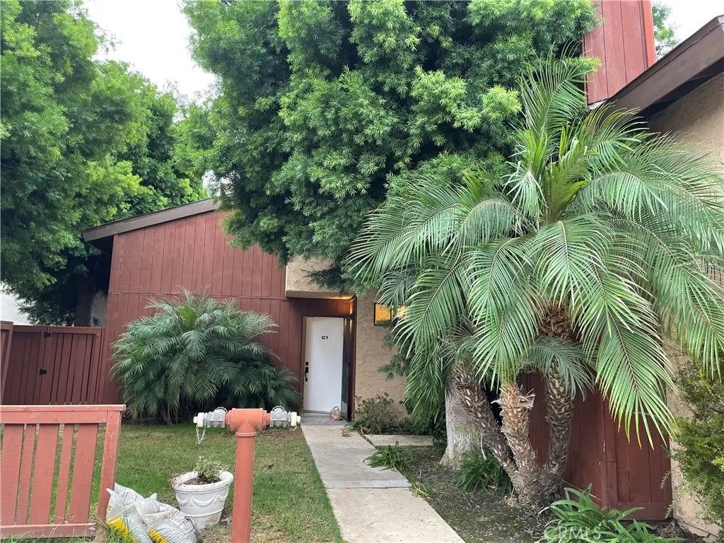 Photo of 2427 N Orange Avenue, Costa Mesa, CA 92627 (MLS # OC26097270)