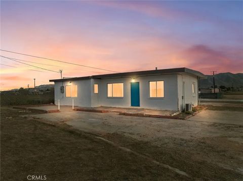 Photo of 21637 Del Oro Rd, Apple Valley, CA 92308 (MLS # HD26055007)