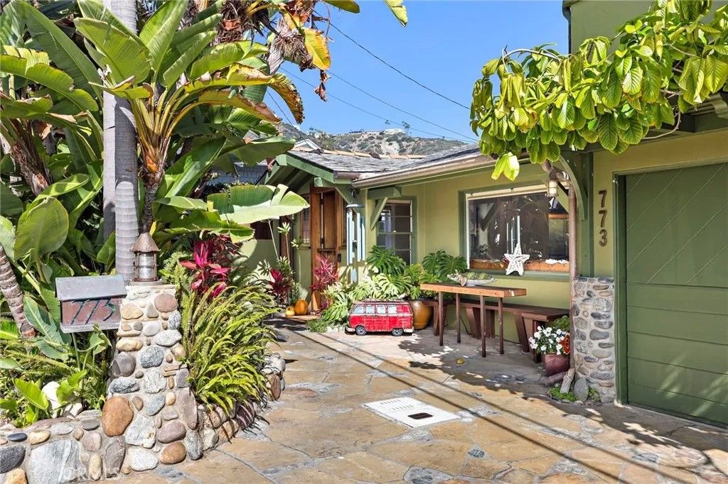 Photo of 773 Saint Ann's Dr, Laguna Beach, CA 92651 (MLS # LG25248879)