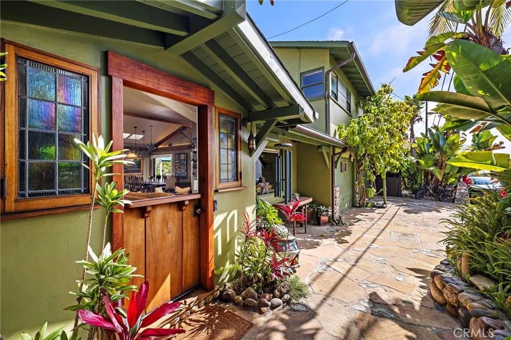 Photo of 773 Saint Ann's Dr, Laguna Beach, CA 92651 (MLS # LG25248879)