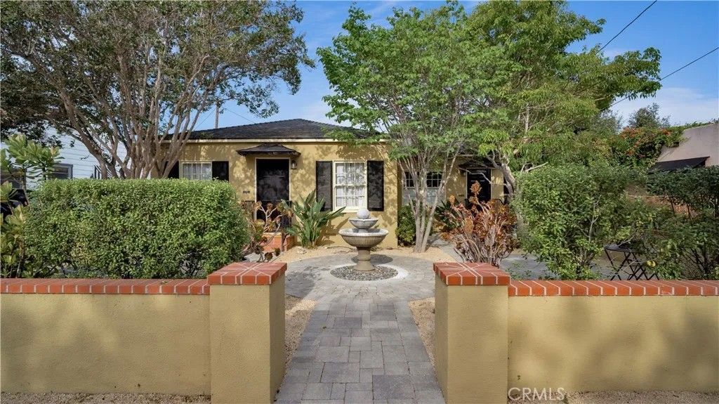 Photo of 1806 N Ross St, Santa Ana, CA 92706 (MLS # PW26083488)