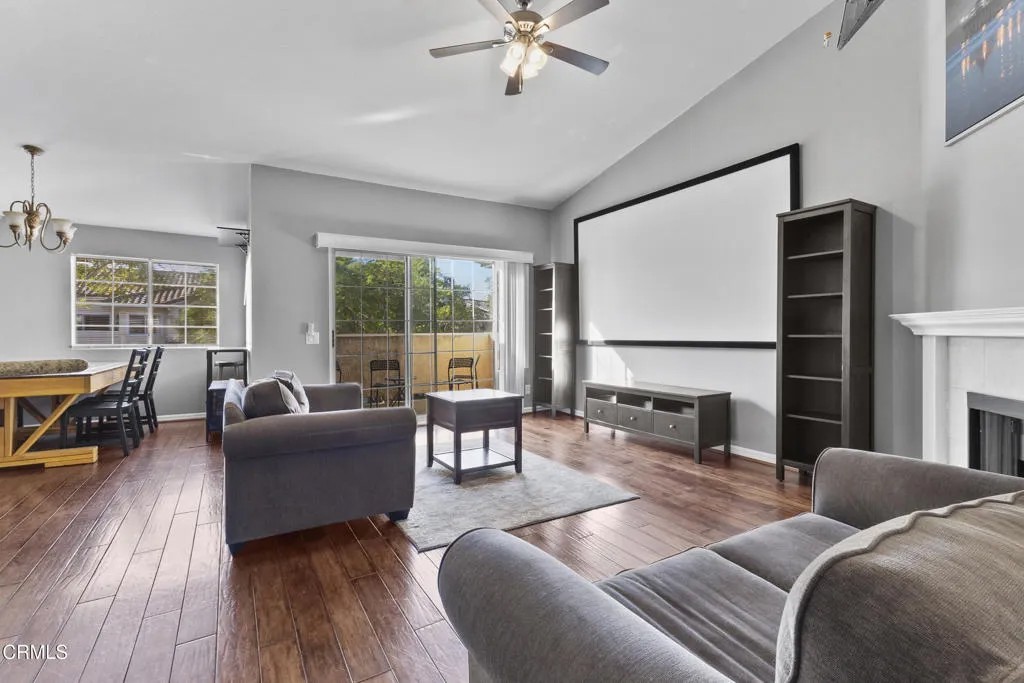 2012 Blackberry Circle