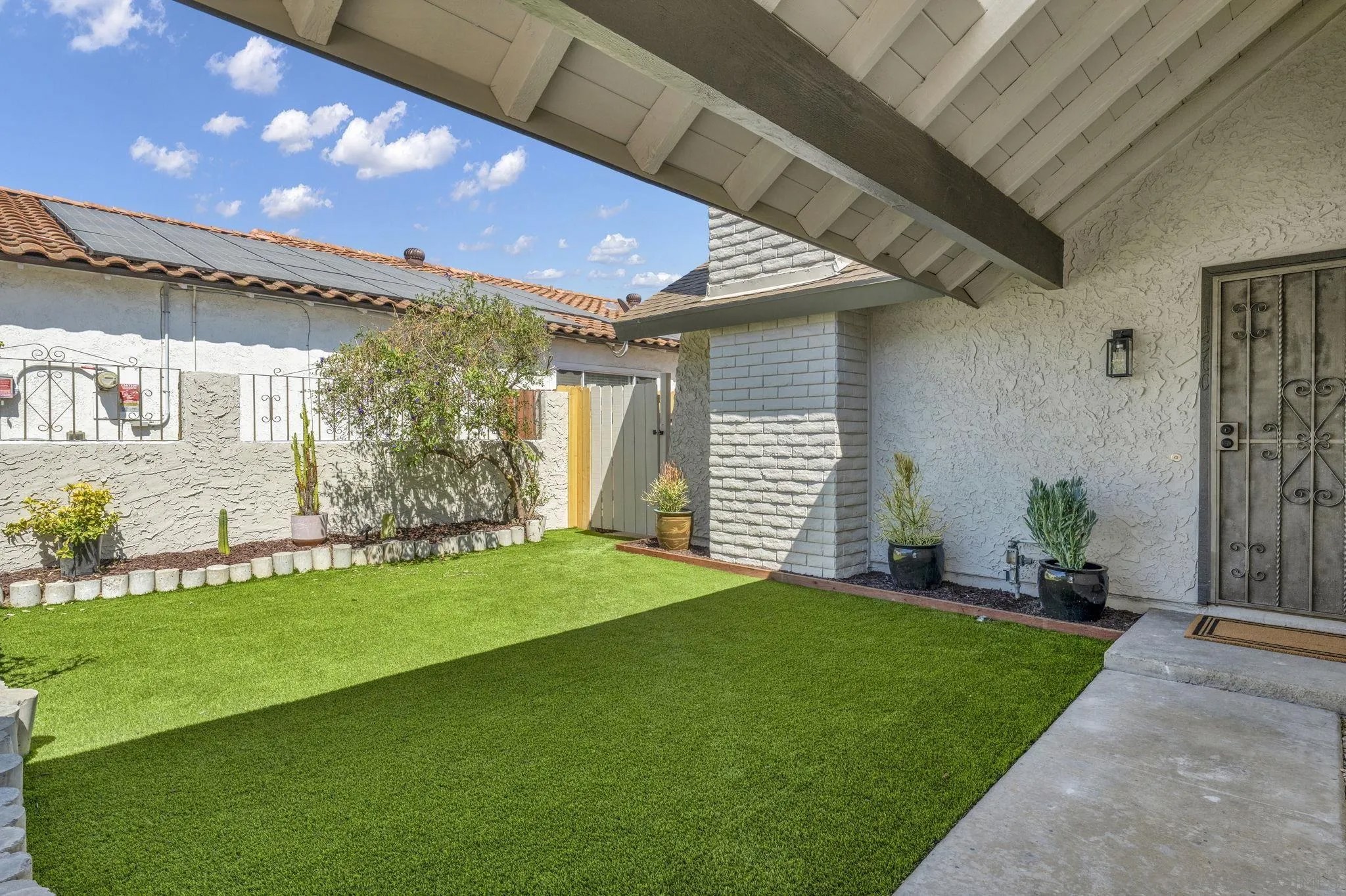 1360 Cerritos Ct