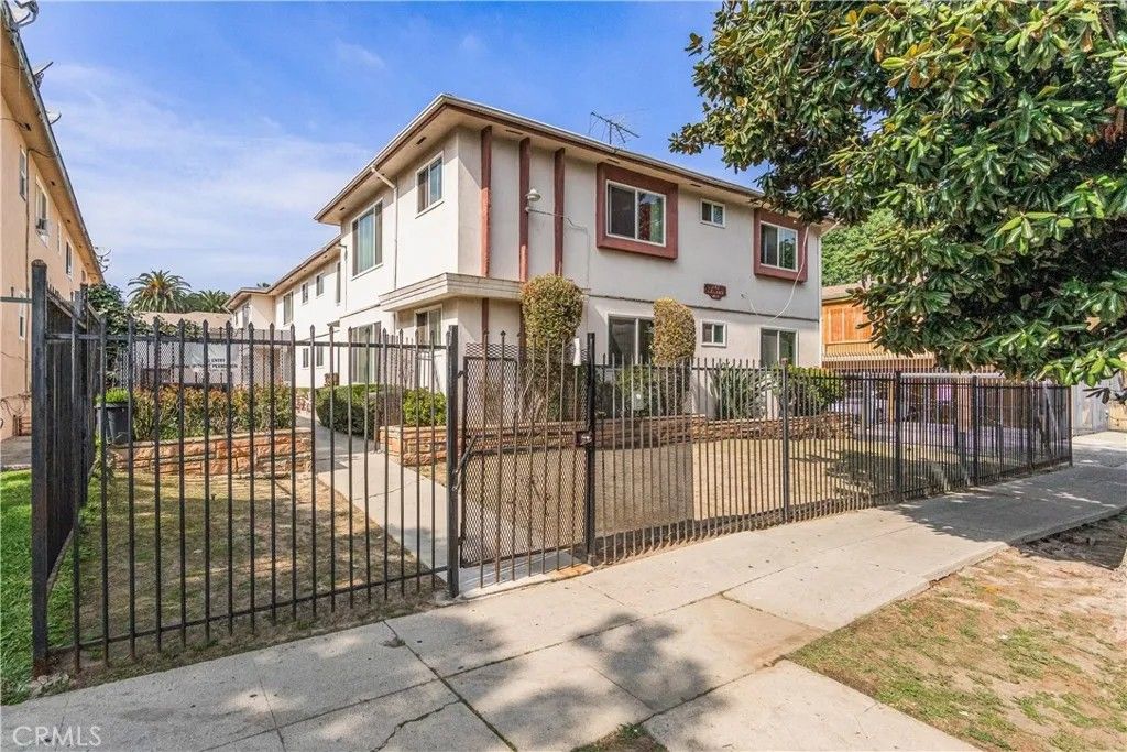 Photo of 4017 Gelber Place, Los Angeles, CA 90008 (MLS # TR26046412)