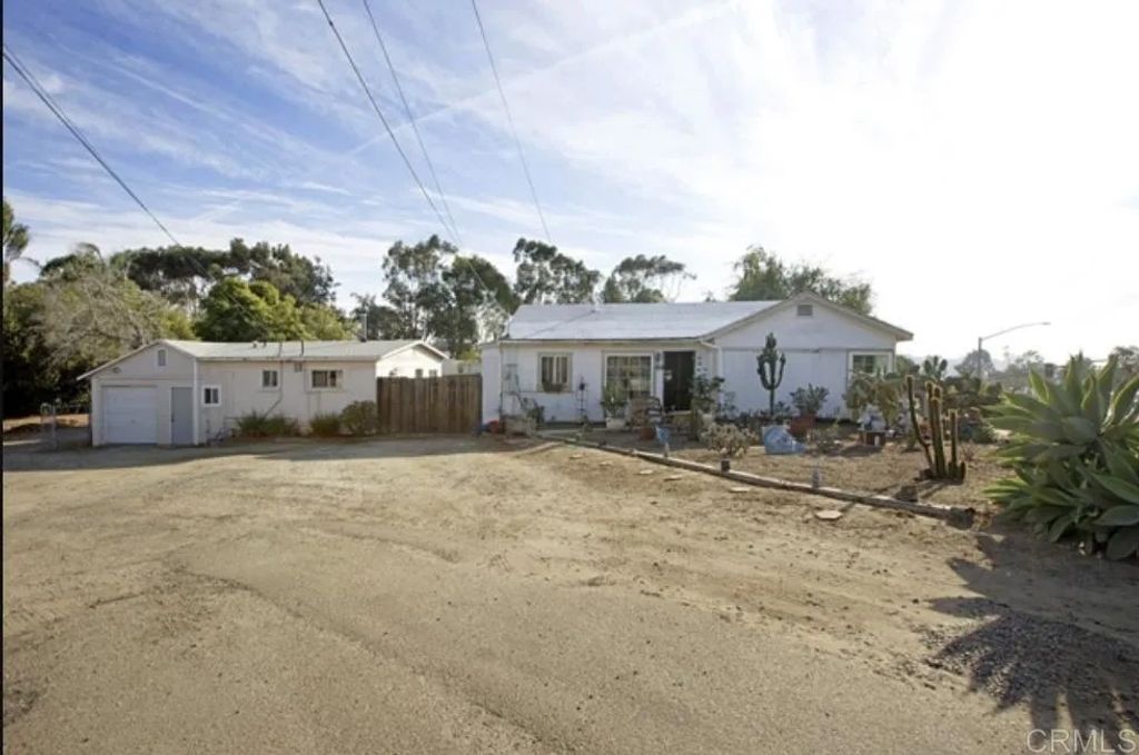 Photo of 2245 Ivy Road, Oceanside, CA 92054 (MLS # NDP2602843)