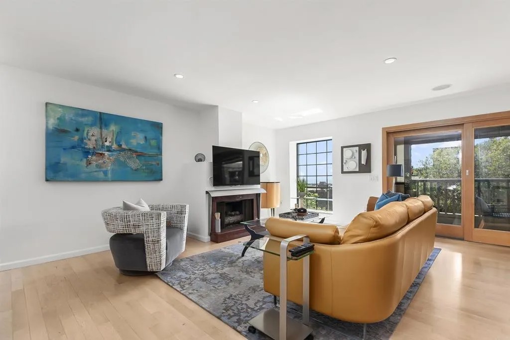 2263 Del Mar Scenic Pkwy