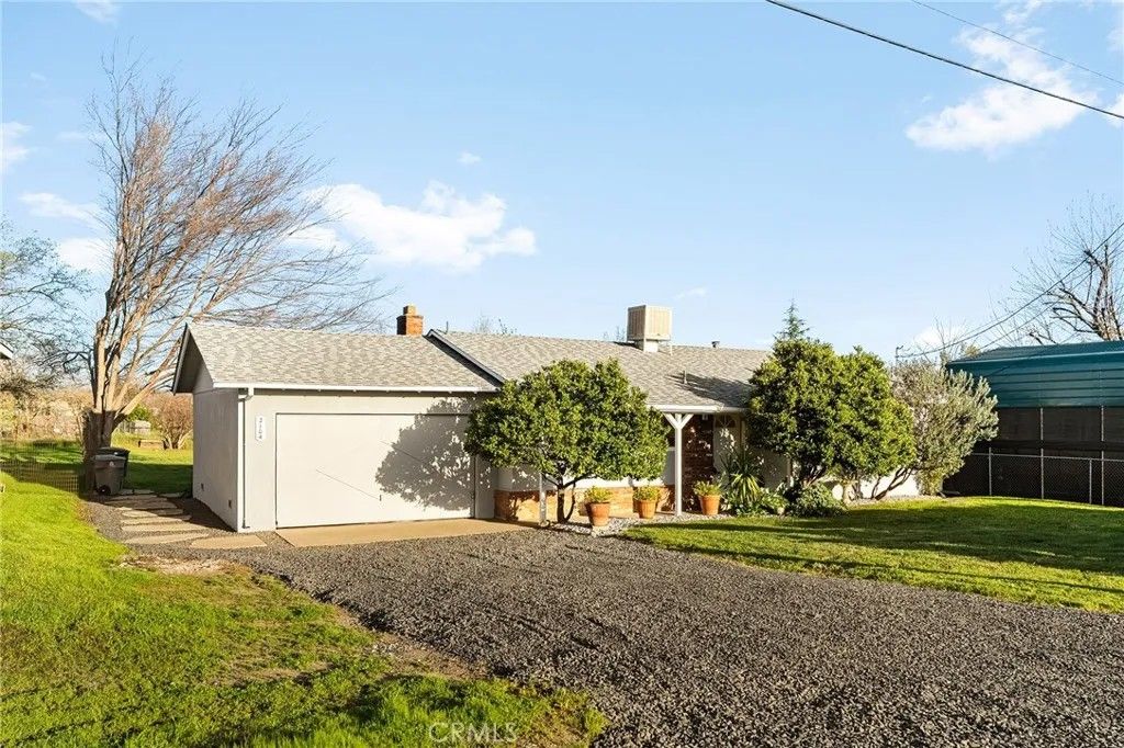 Photo of 2104 16th Street, Oroville, CA 95965 (MLS # SN26045906)