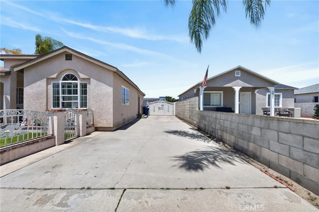 5621 Vonnie Ln