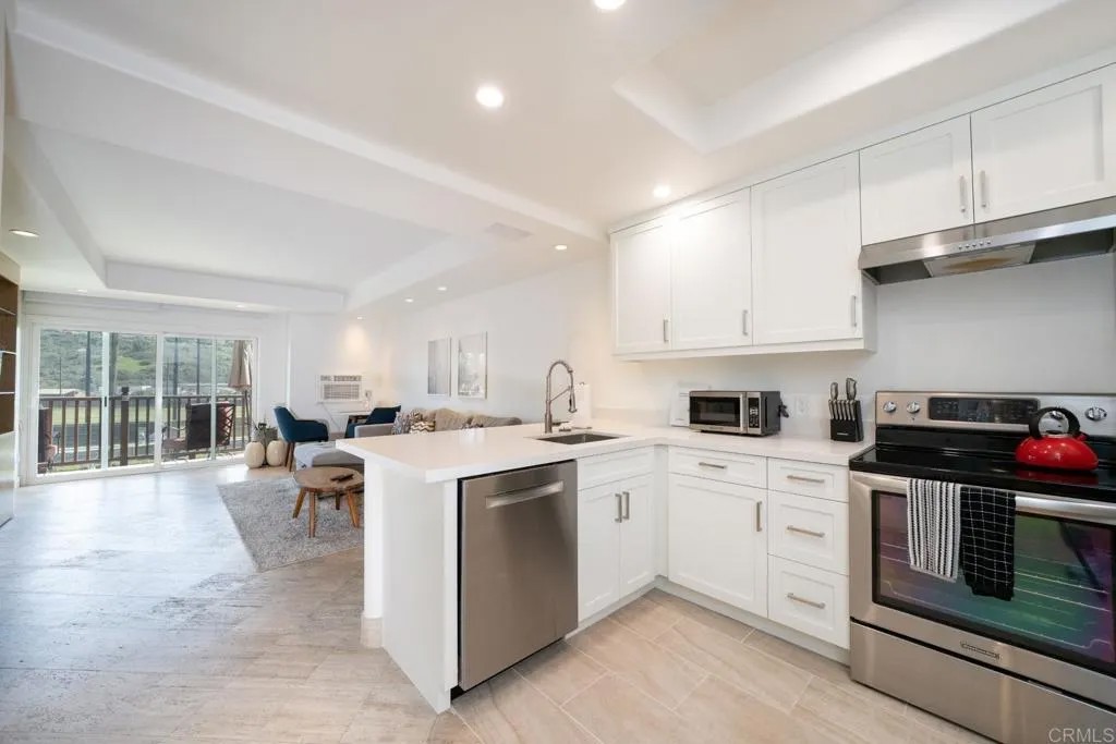 2003 Costa Del Mar Rd 678