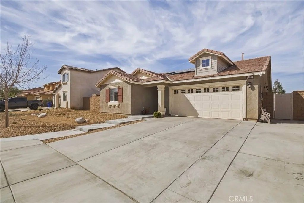 Photo of 11866 Andrews Pl, Victorville, CA 92392 (MLS # HD26061916)
