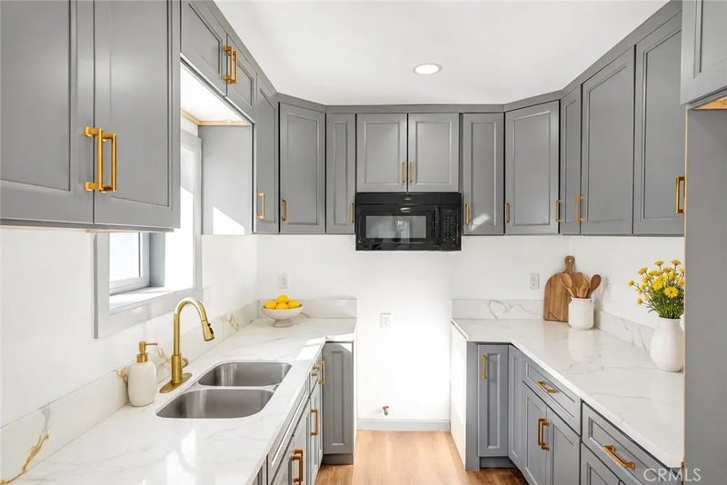 447 E 94th