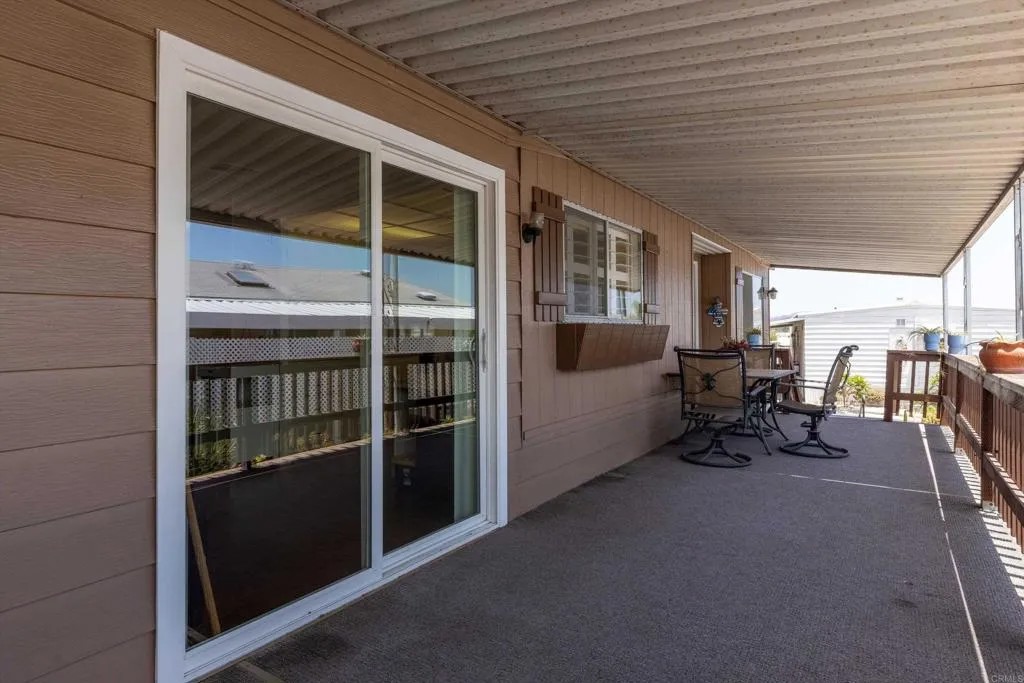 3535 Linda Vista 202