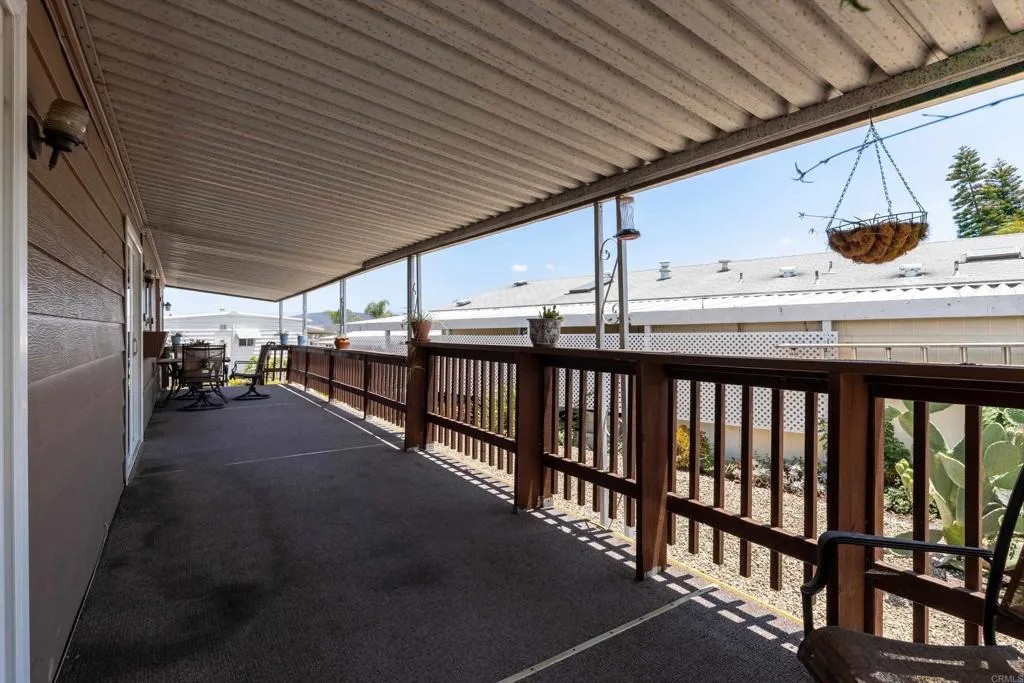 3535 Linda Vista 202