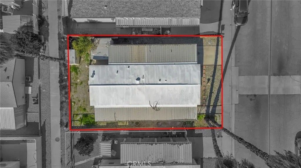 Photo of 841 S Lyon Ave, Hemet, CA 92543 (MLS # DW26008320)