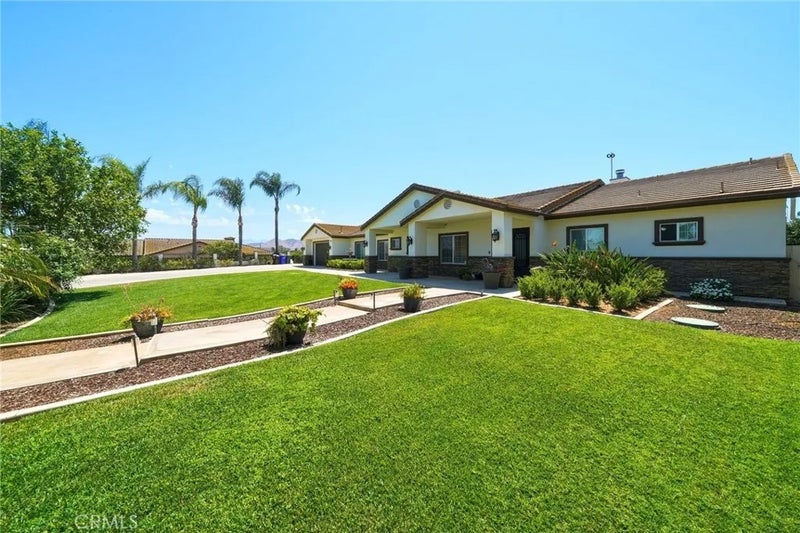 5685 Oak Tree Cir