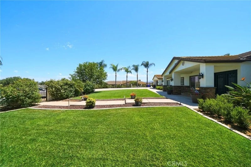 5685 Oak Tree Cir
