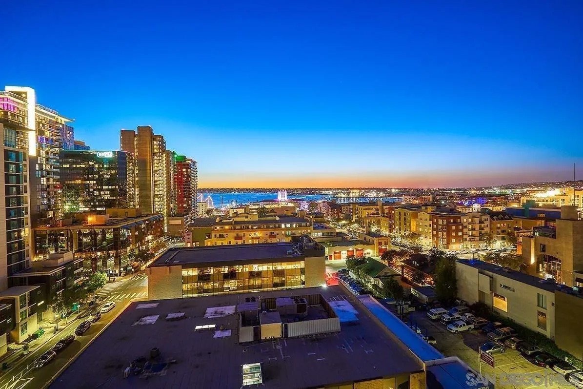 300 W Beech St 1003