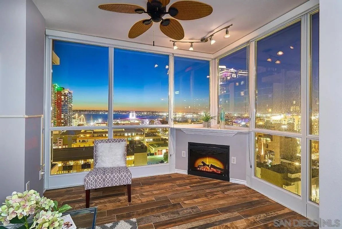 300 W Beech St 1003