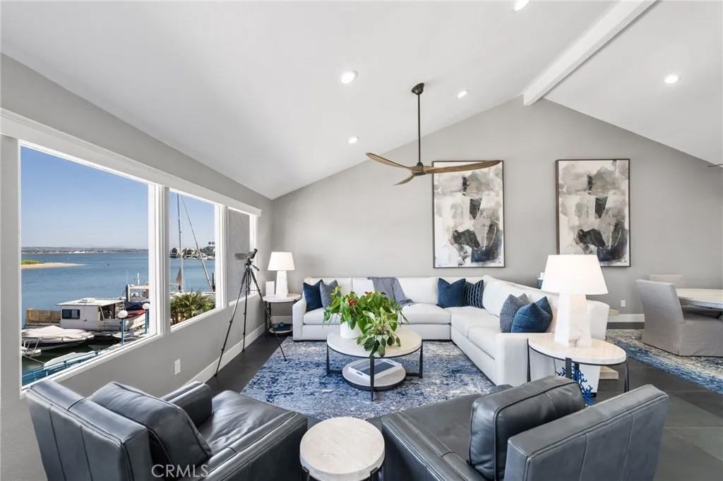 6 Kingston Court East