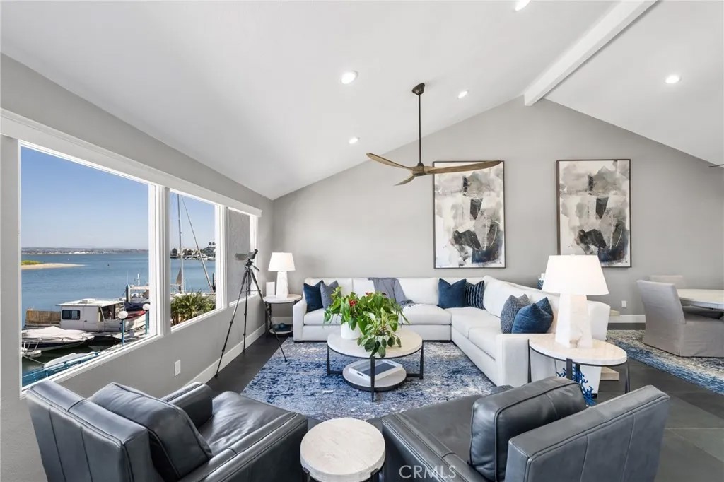 6 Kingston Court East