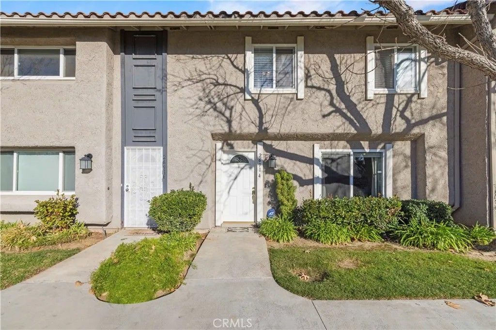 Photo of 26914 Via Terraza, Saugus, CA 91350 (MLS # SR26023024)