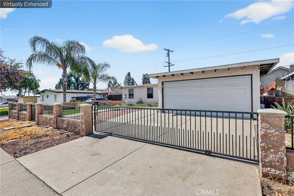 2415 Merrywood