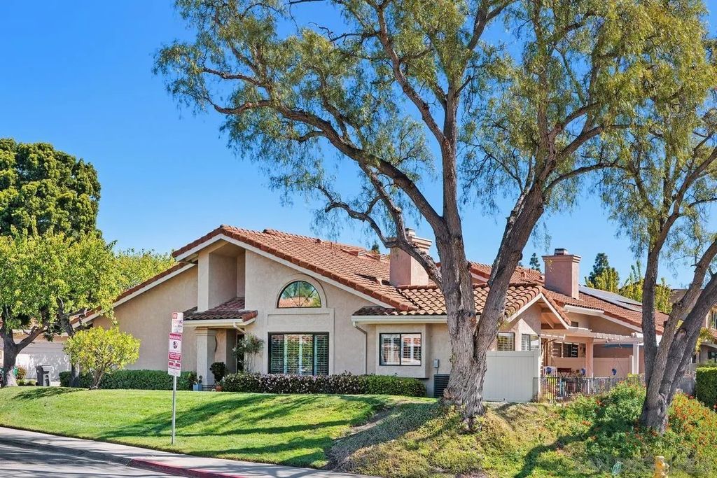 Photo of 15601 Via Marchena, San Diego, CA 92128 (MLS # 260005974)