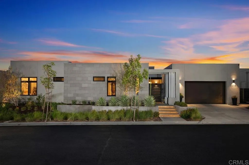 5358 Aurora Summit