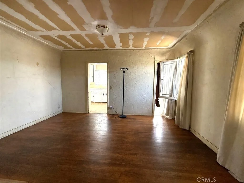2211 W 79th Street
