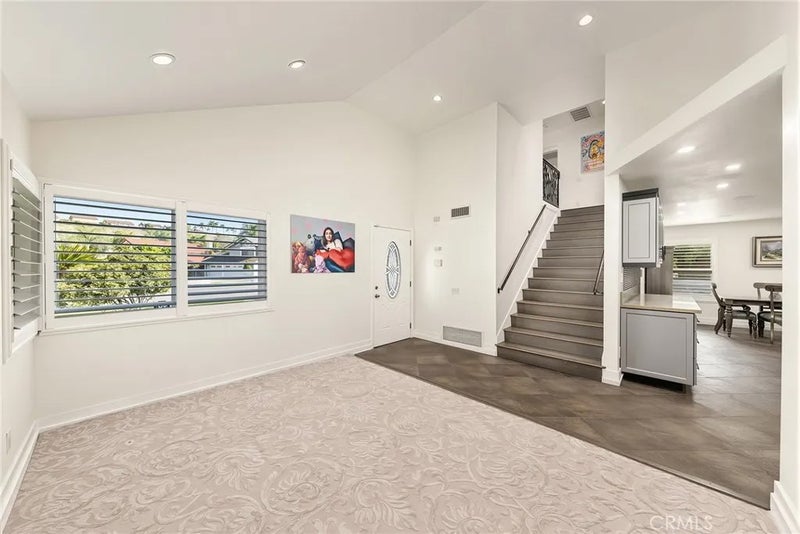 686 Dapple Gray Circle