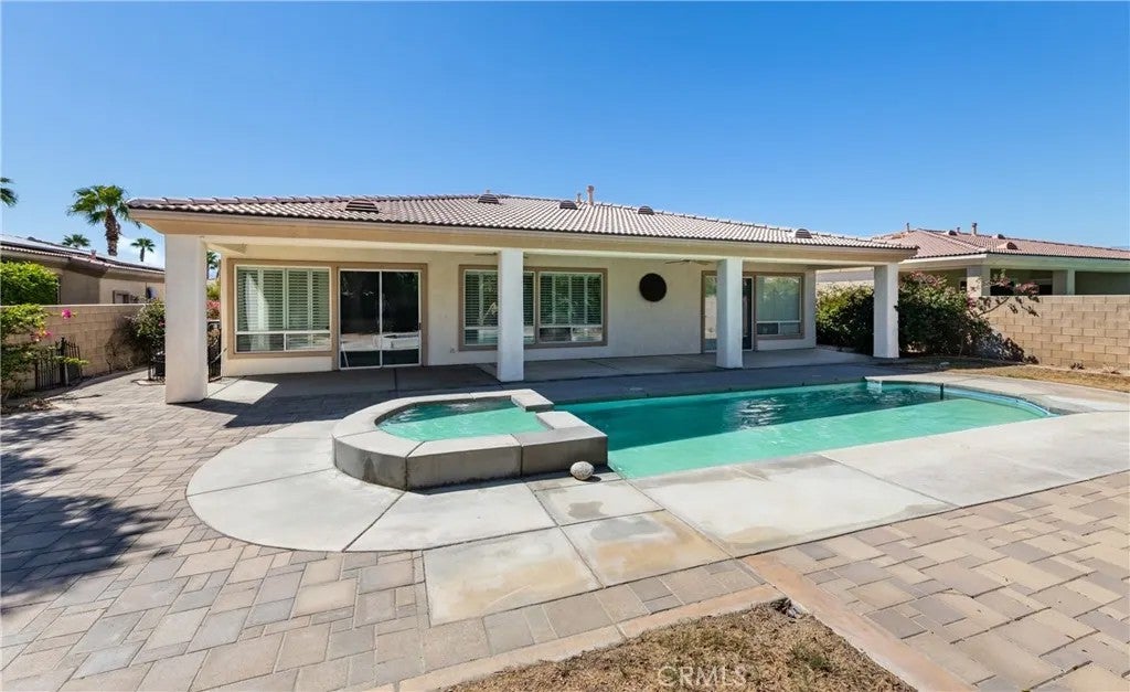 Photo of 74064 Chinook Circle, Palm Desert, CA 92211 (MLS # IG25178092)