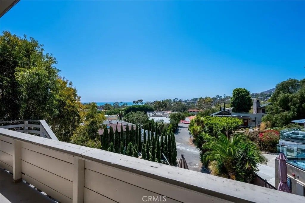 Photo of 350 Y Place #D, Laguna Beach, CA 92651 (MLS # LG26083910)