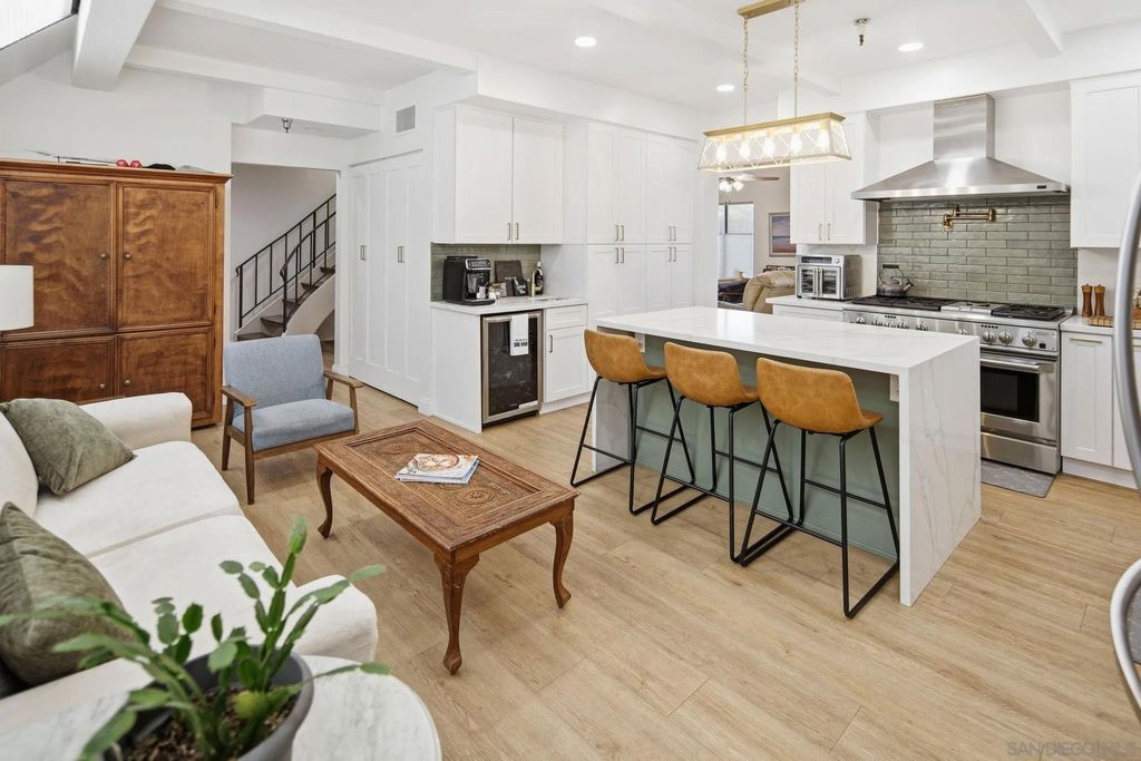 Photo of 835 D Avenue #5, Coronado, CA 92118 (MLS # 260002284)