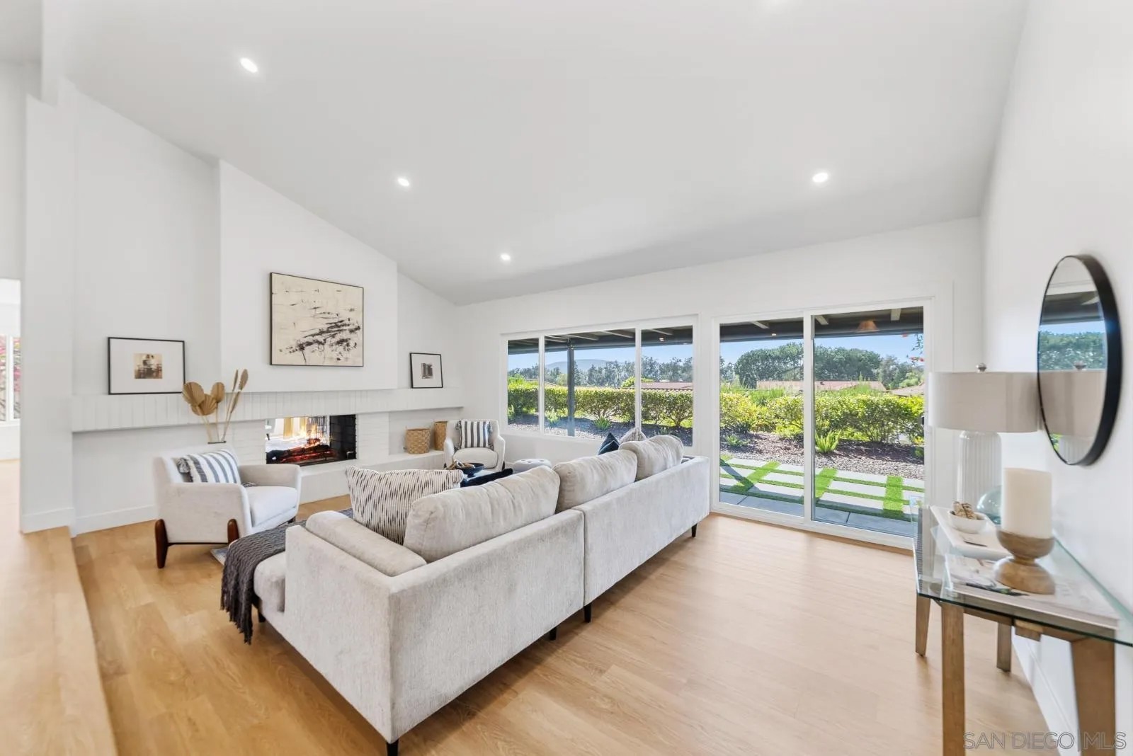 12624 Camino Emparrado