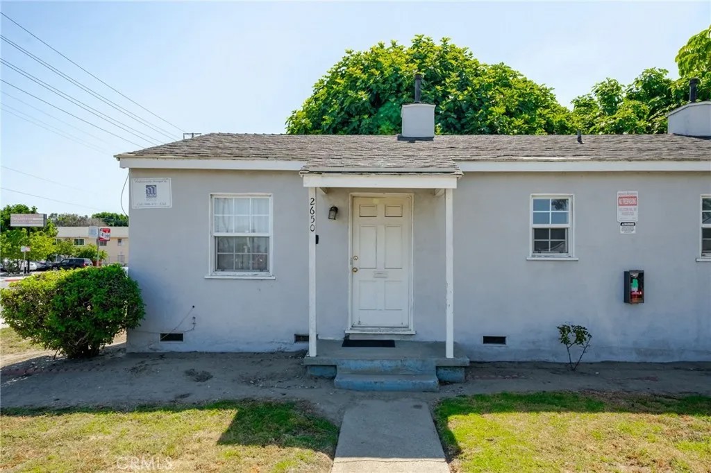 2650 E Carson