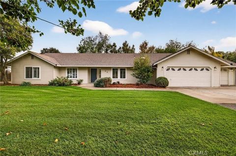 Photo of 30 Lakoda Court, Chico, CA 95973 (MLS # SN25246230) Photo of 30 Lakoda Court, Chico, CA 95973 (MLS # SN25246230)